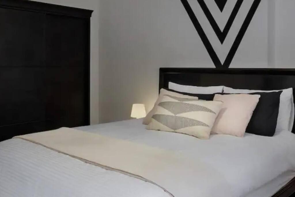Apartment 2 Bedrooms Apartment, Close To Airport Cairo
