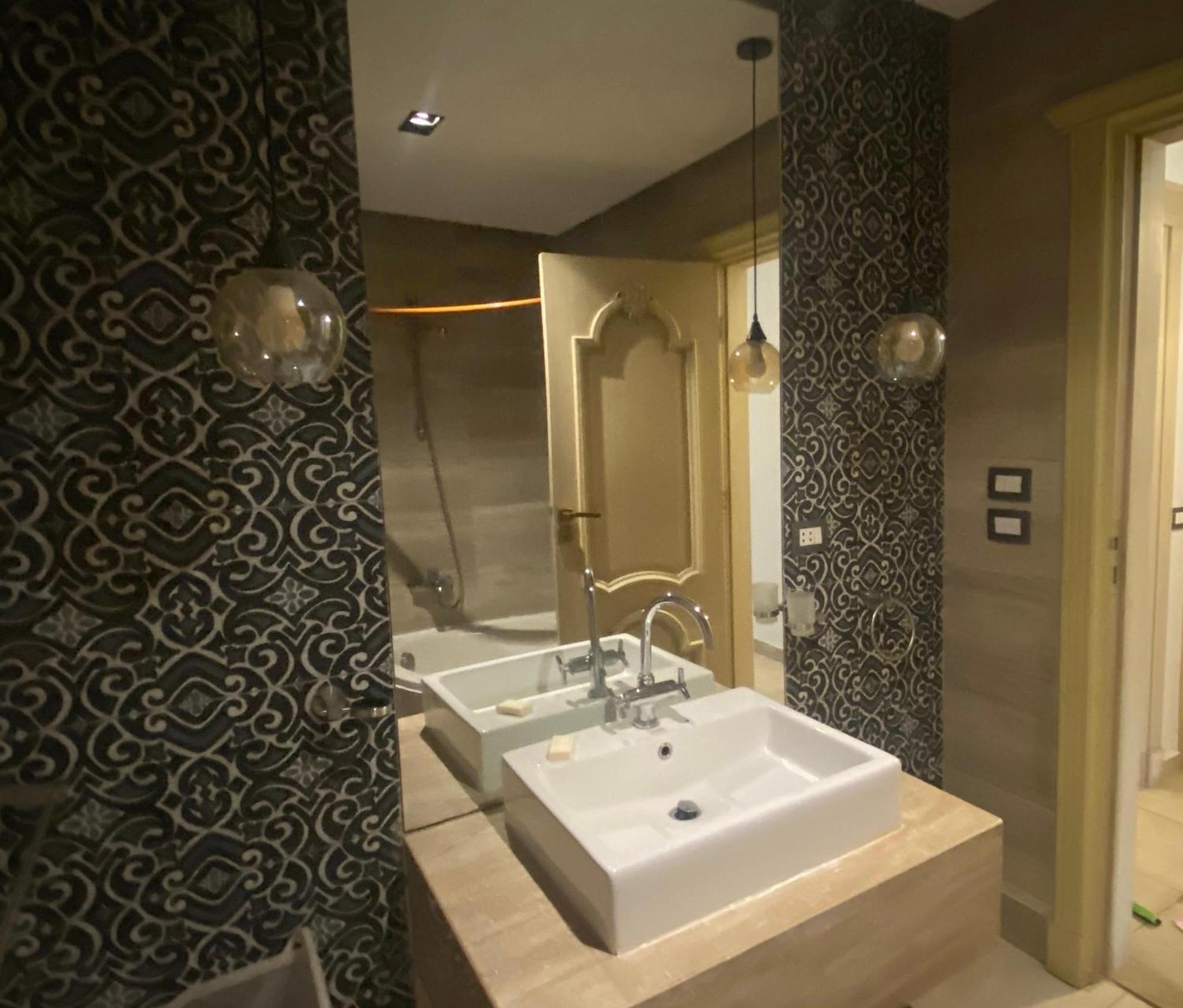 2 Bedrooms Apartment, Close To Airport Apartment